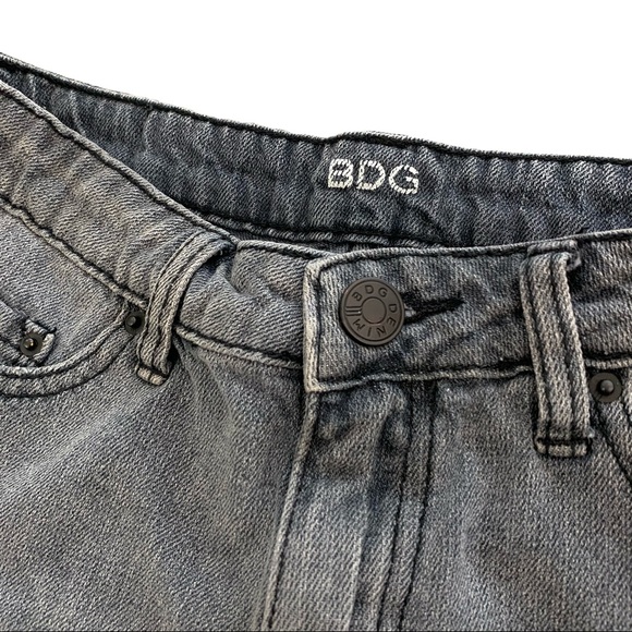 BDG “Dree Cheeky” jean shorts UO - Picture 4 of 11